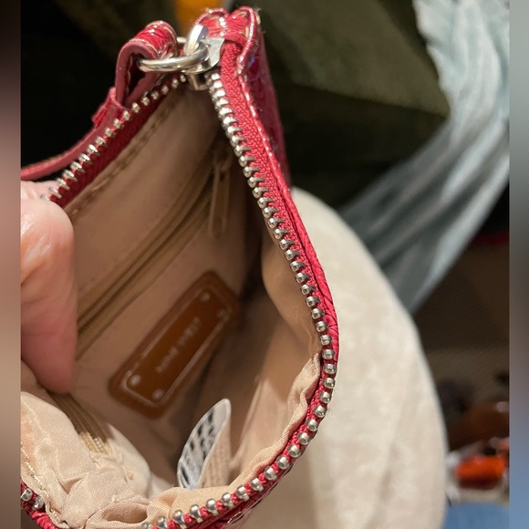 Nine West red snake skin wristlet - Picture 4 of 5